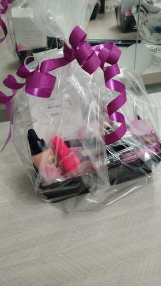Oportunidad vendo cesta de  Regalo.