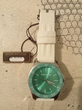 Reloj de mujer marca Mark maddox