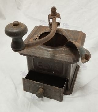 Molinillo antiguo de café Elma