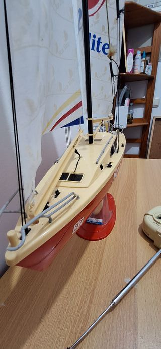 Barco de vela teledirigido Sea Lite