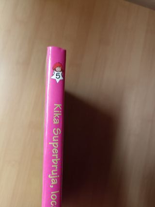 Kika Superbruja, loca por el fútbol