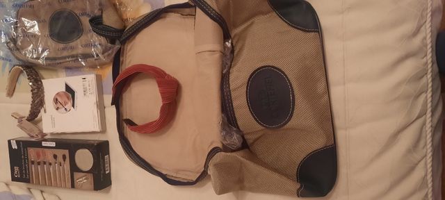 Variado: dos neceser, dos diademas etc