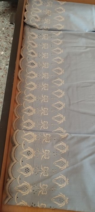 Juego de cama bordado