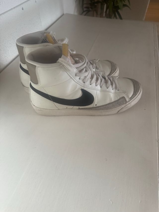 Nike blazer mid