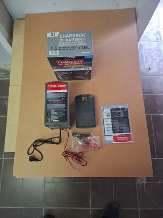 CARGADOR DE BATERIAS DE COCHE AUCHAN