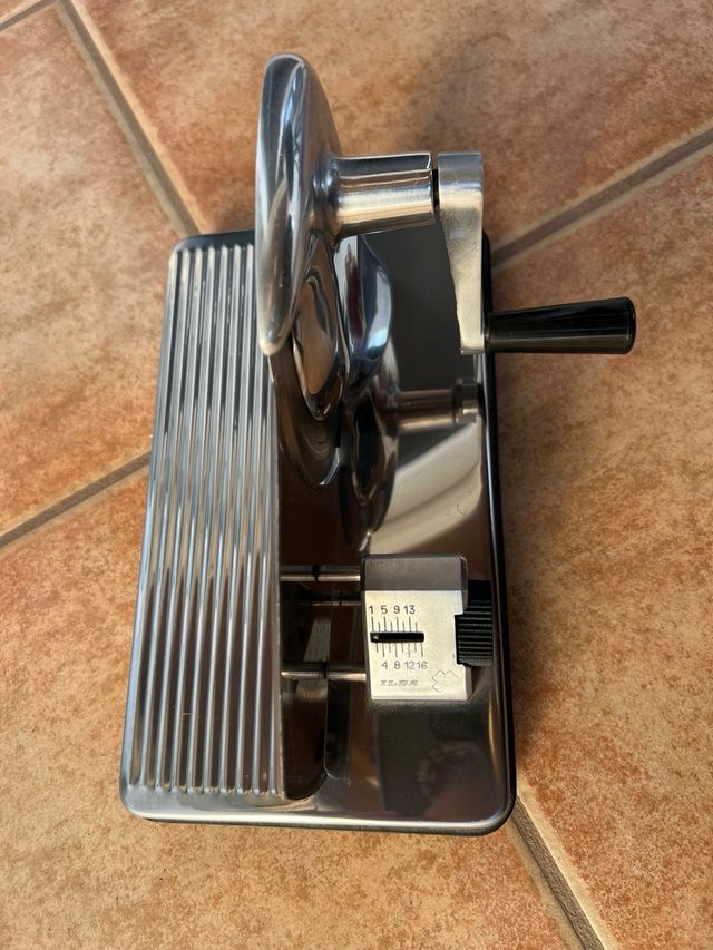 Cotador de embutidos manual.