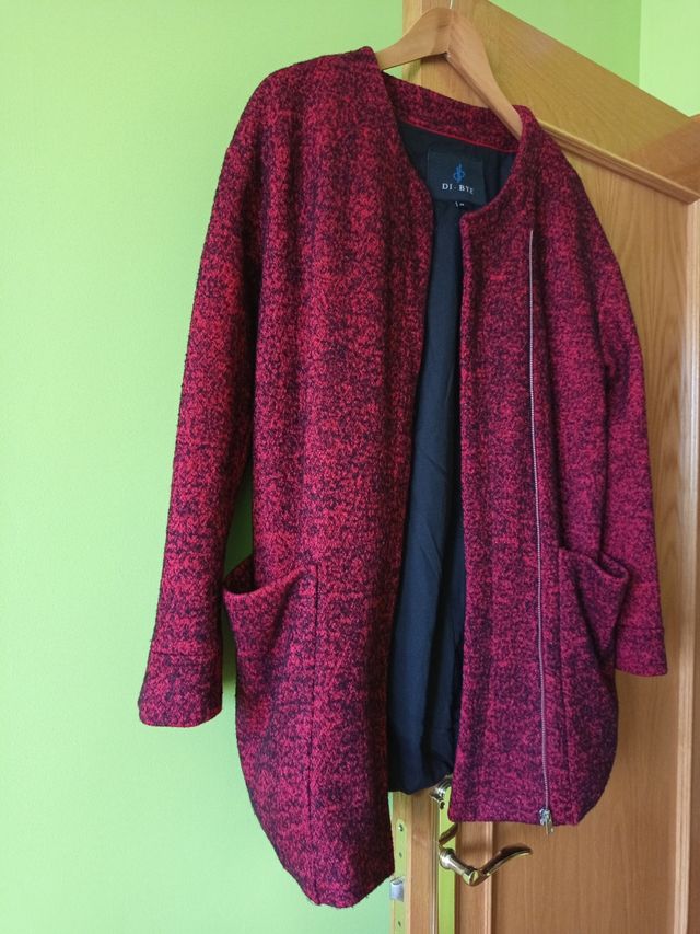 Abrigo rojo negro Di-Bye