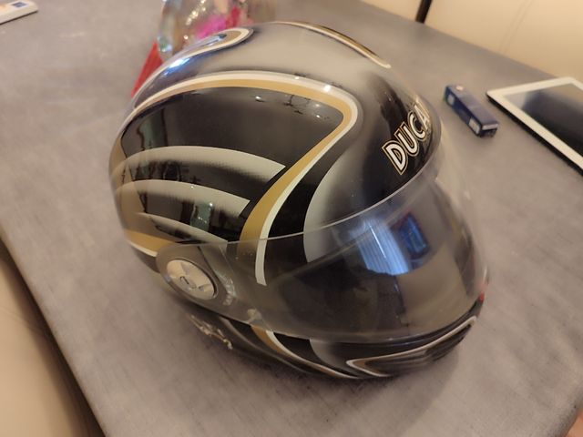 Casco Ducati .
