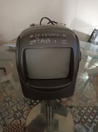 Televisor portátil antiguo