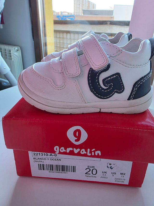 Zapatillas Garvalin bebé con poco uso
