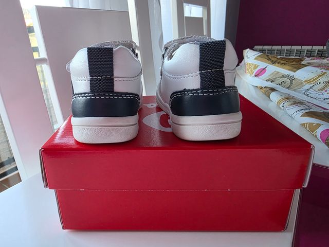 Zapatillas Garvalin bebé con poco uso