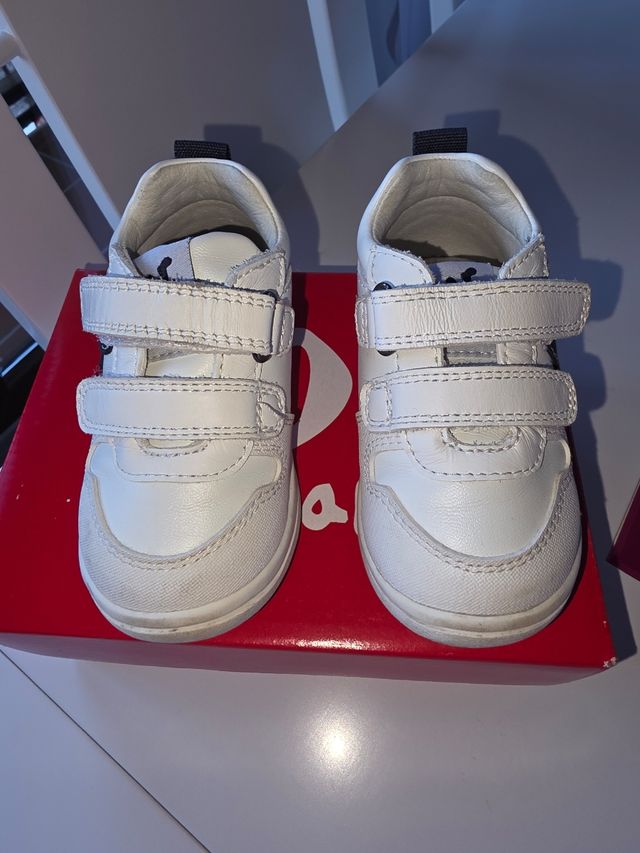 Zapatillas Garvalin bebé con poco uso
