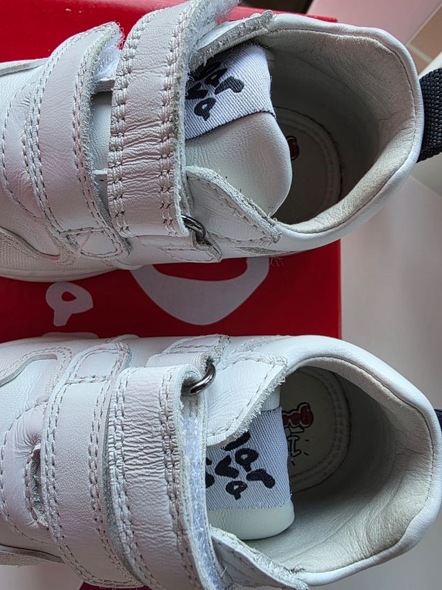 Zapatillas Garvalin bebé con poco uso