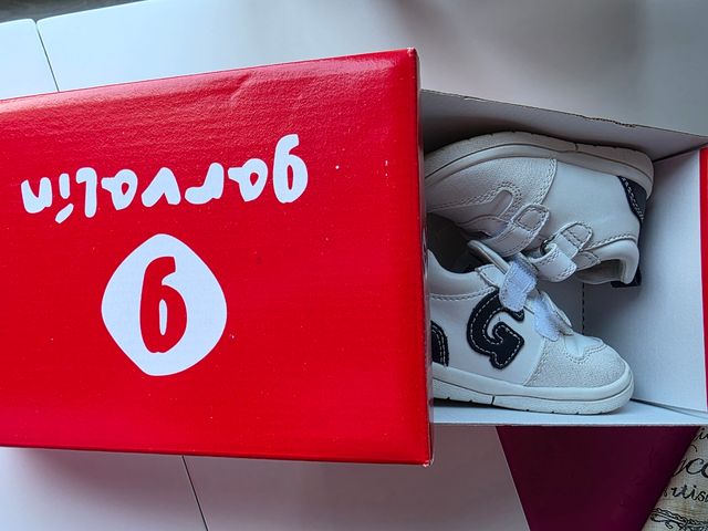 Zapatillas Garvalin bebé con poco uso
