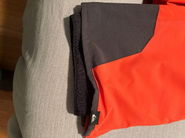 Chaqueta y pantalón QuickSilver.