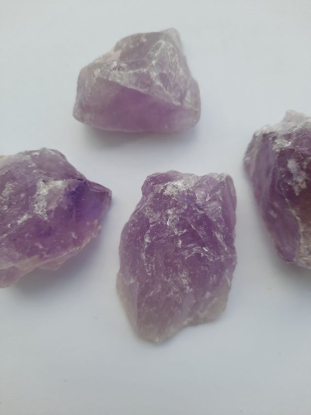 Cuarzo amatista en bruto