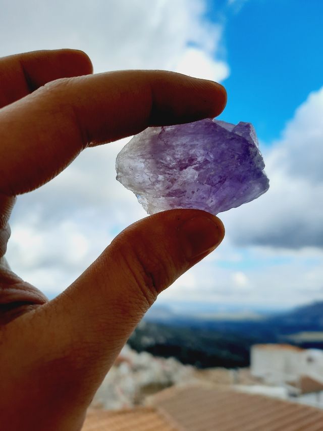 Cuarzo amatista en bruto