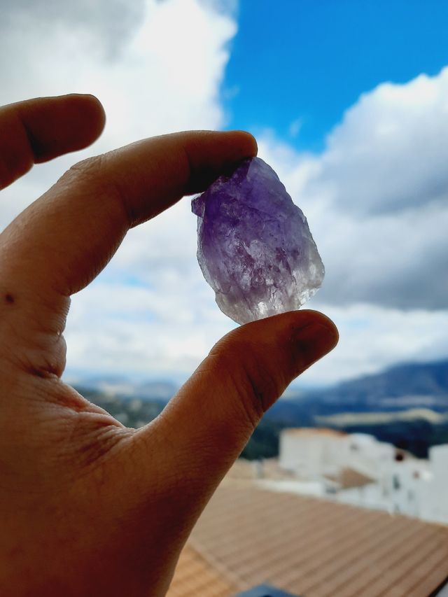 Cuarzo amatista en bruto
