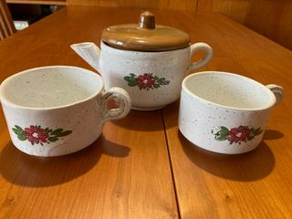 Set tazze e teiera