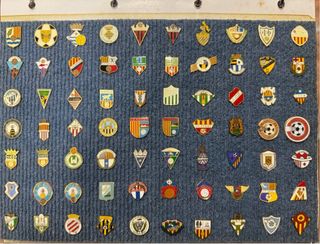 GRAN COLECCION INSIGNIAS PINS DE FUTBOL