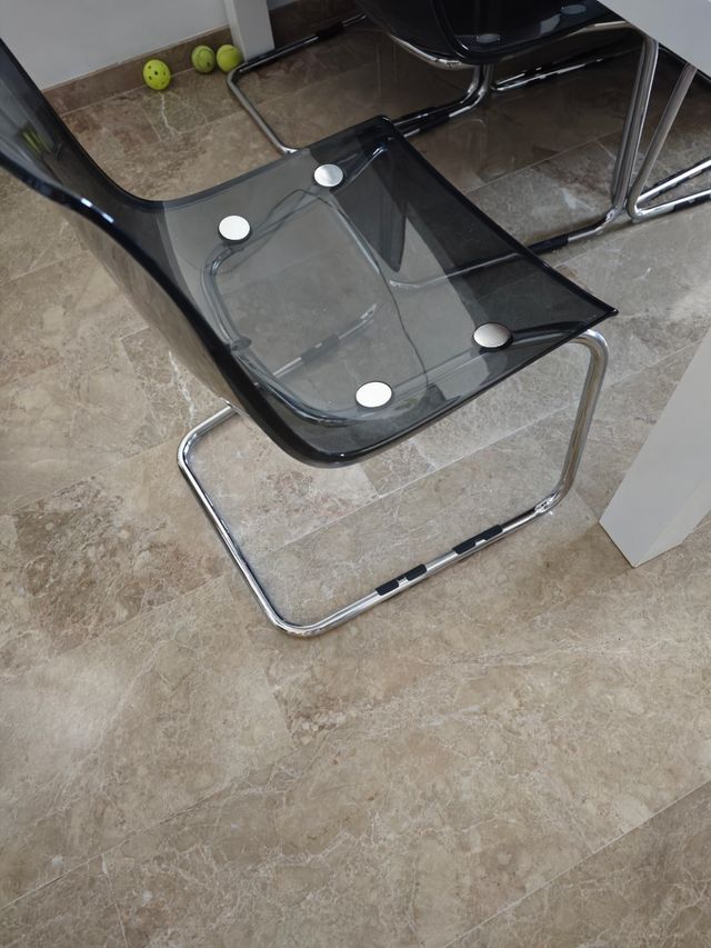 Mesa comedor + 6 sillas. Oportunidad