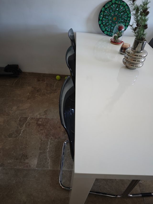 Mesa comedor + 6 sillas. Oportunidad
