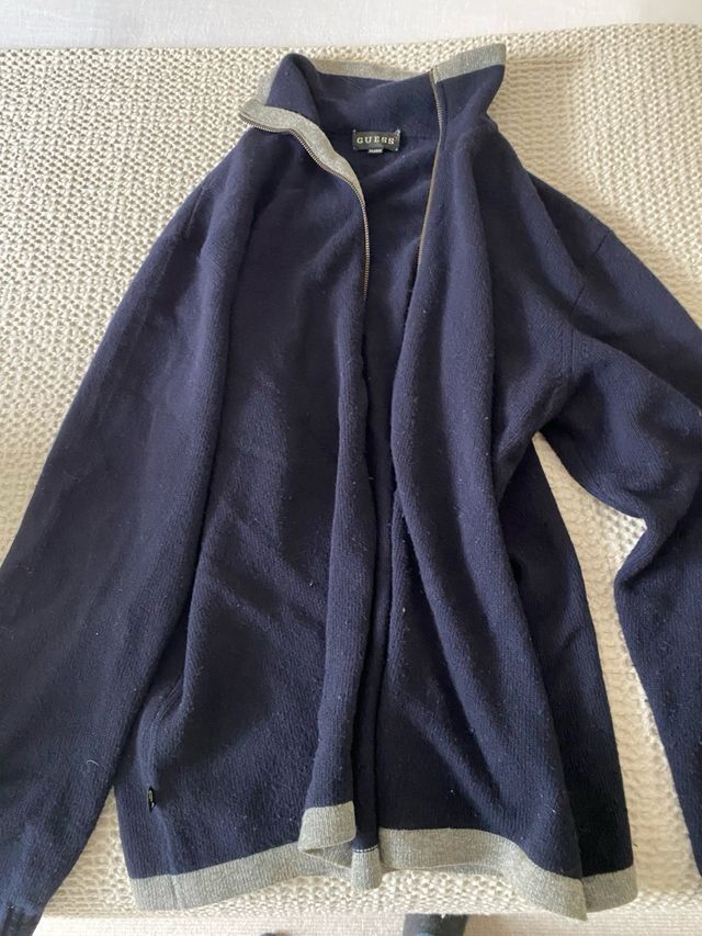 Jersey Guees. Talla L