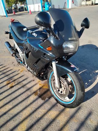 Se vende Suzuki gsx 750cc