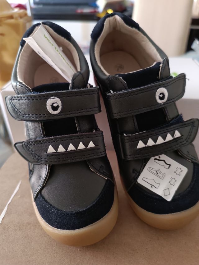 Zapatos piel auténtica niño Núm 28 sin estrenar