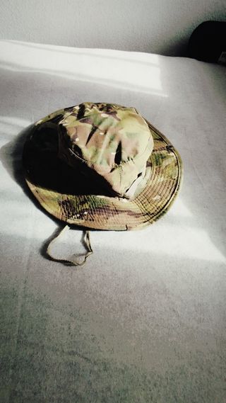 Ropa militar adolescente