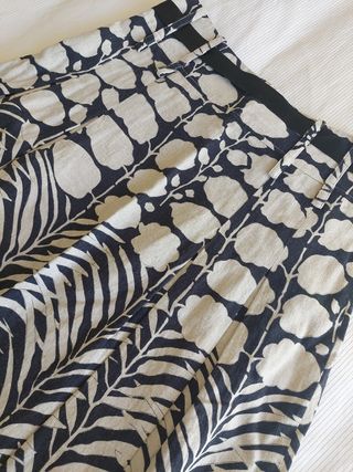 Falda negra beige Cortefiel