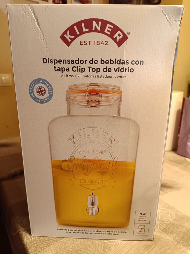 Dispensador de bebidas con tapa