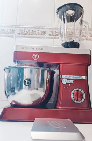 Amasadora HERZBERG roja