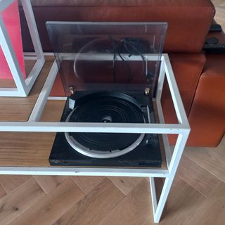 Mueble tocadiscos moderno a medida