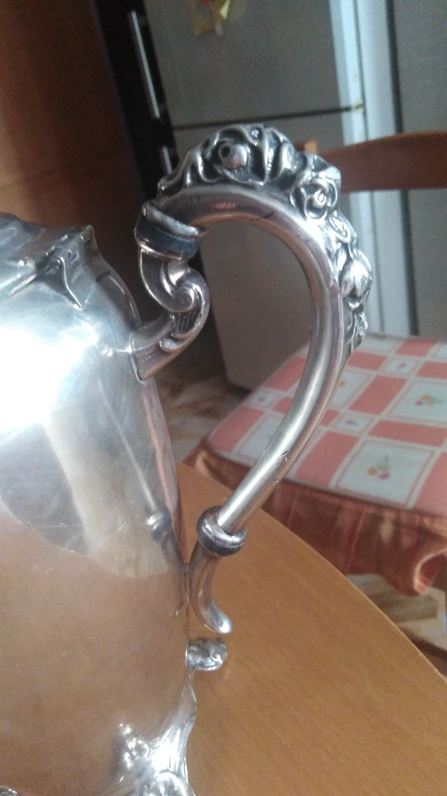 Teiera Eton, Silver argento