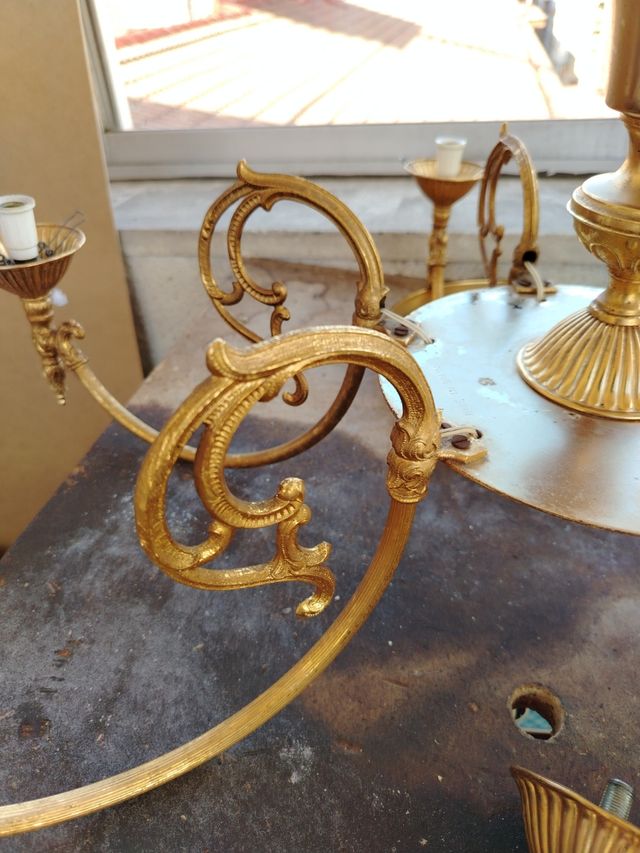 Lampara de techo vintage dorada de 6 brazos