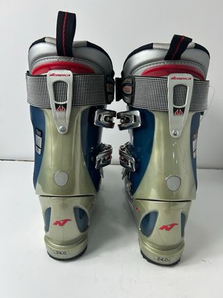 Botas de esqui marca NORDICA