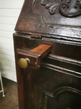 Mueble aparador. Francés. Madera