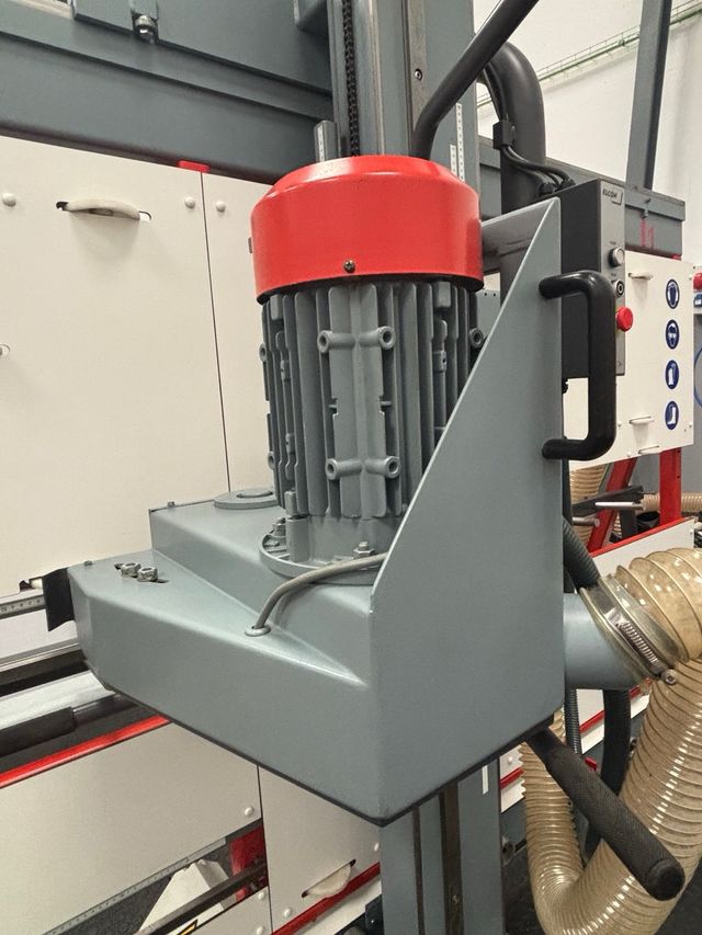 Sierra Vertical Elcon 135 RS/LIMPIO