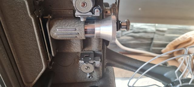 Proyector antiguo Nizo