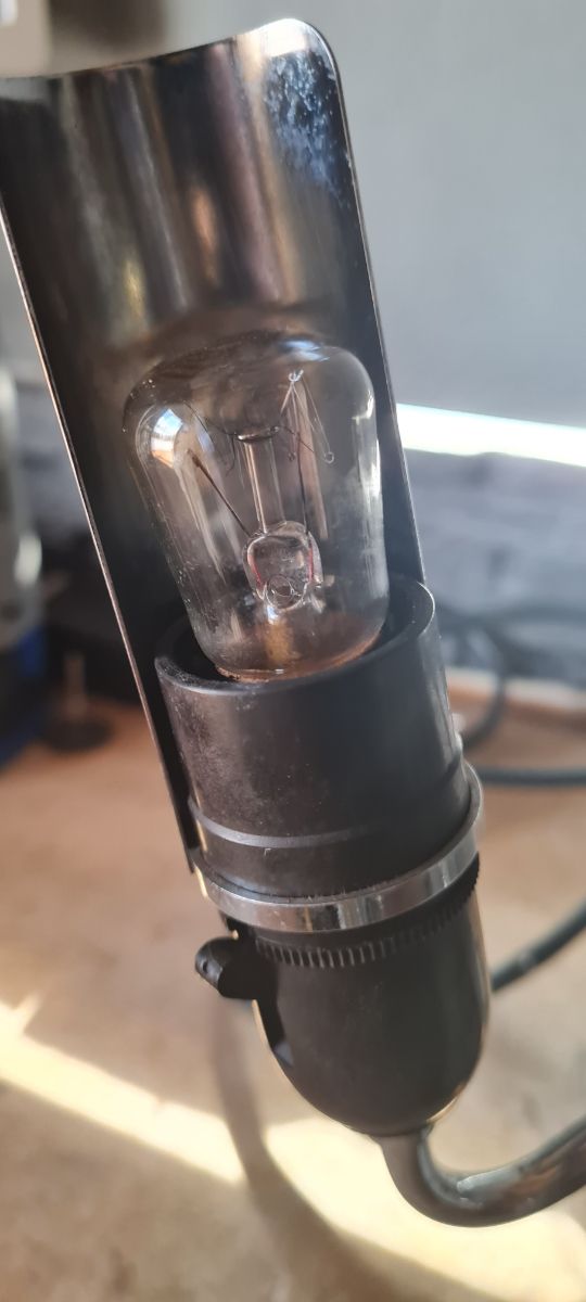 Proyector antiguo Nizo