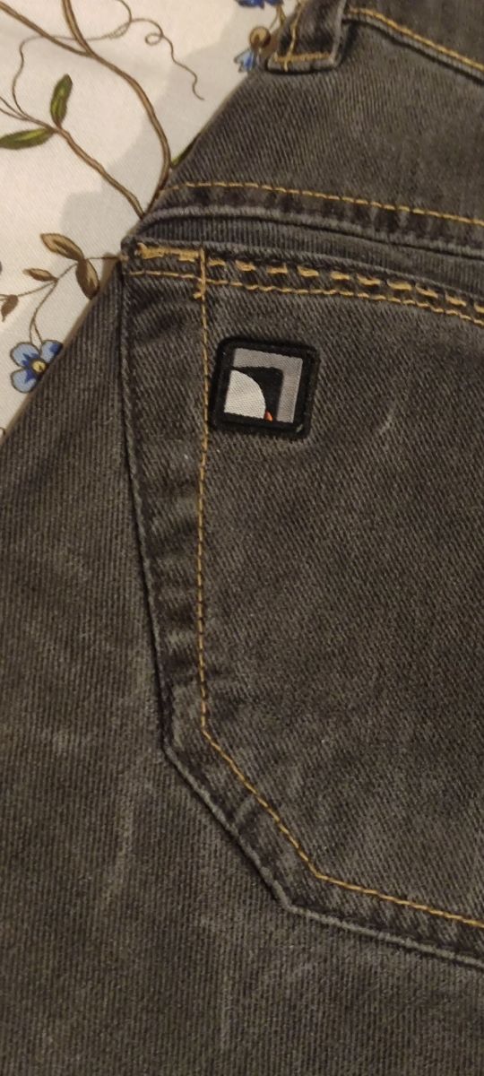 Pantalón Trango World de chica