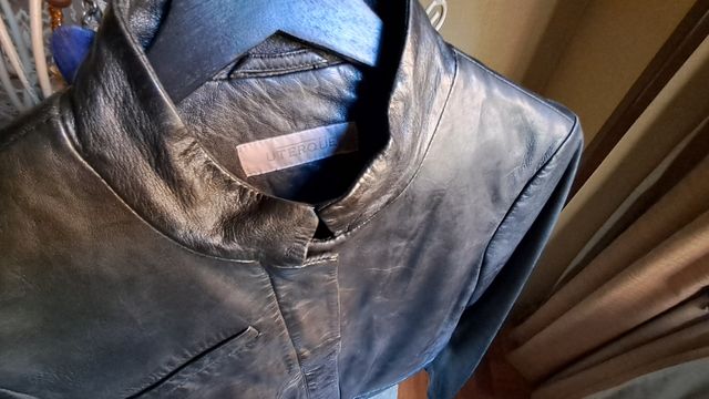 Cazadora piel negra Uterque