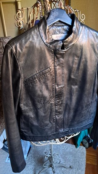 Cazadora piel negra Uterque