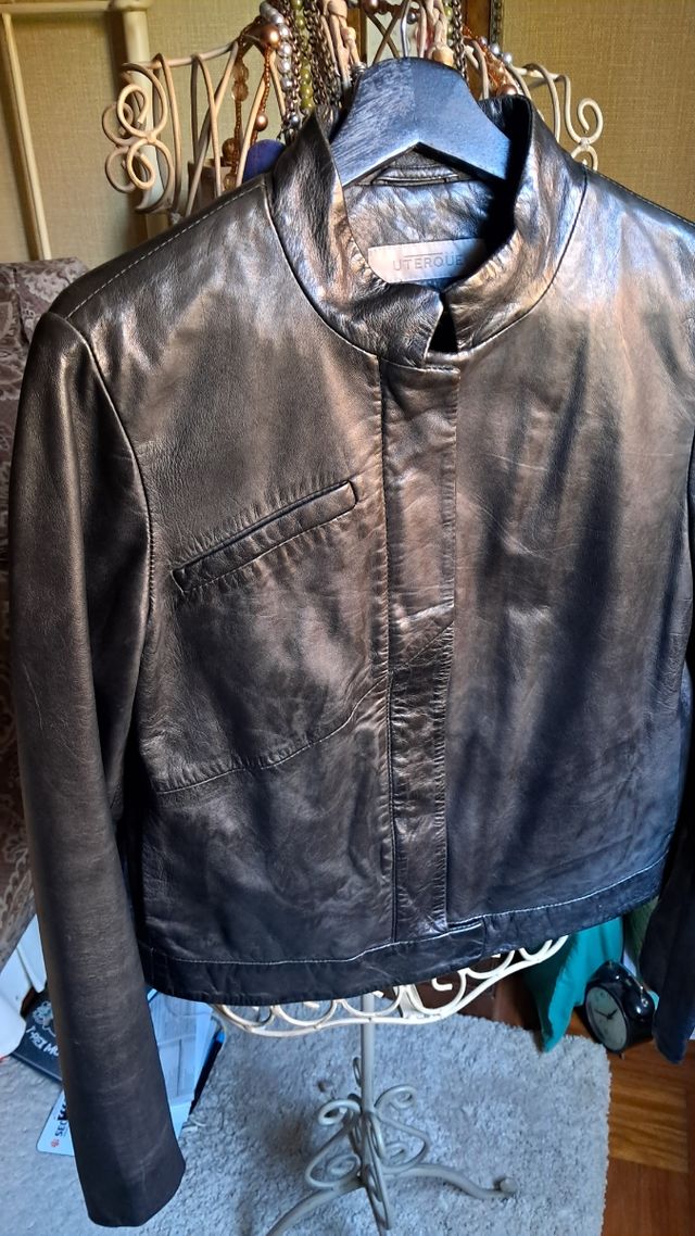 Cazadora piel negra Uterque