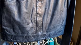 Cazadora piel negra Uterque