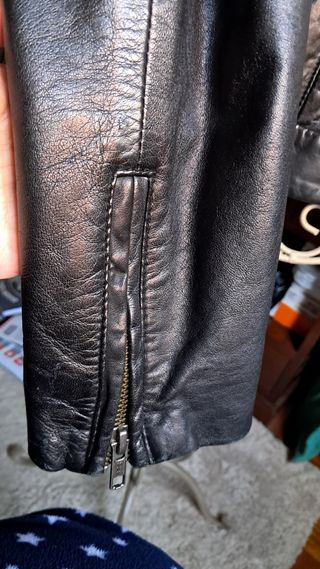 Cazadora piel negra Uterque