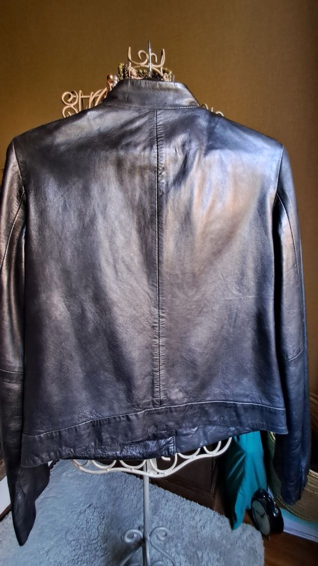 Cazadora piel negra Uterque