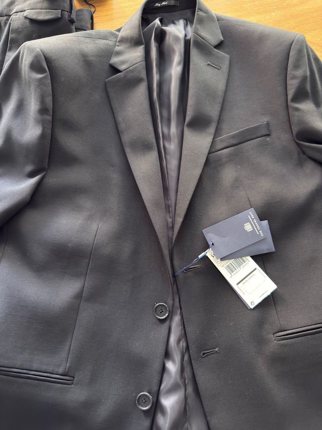 Traje negro Mango A ESTRENAR