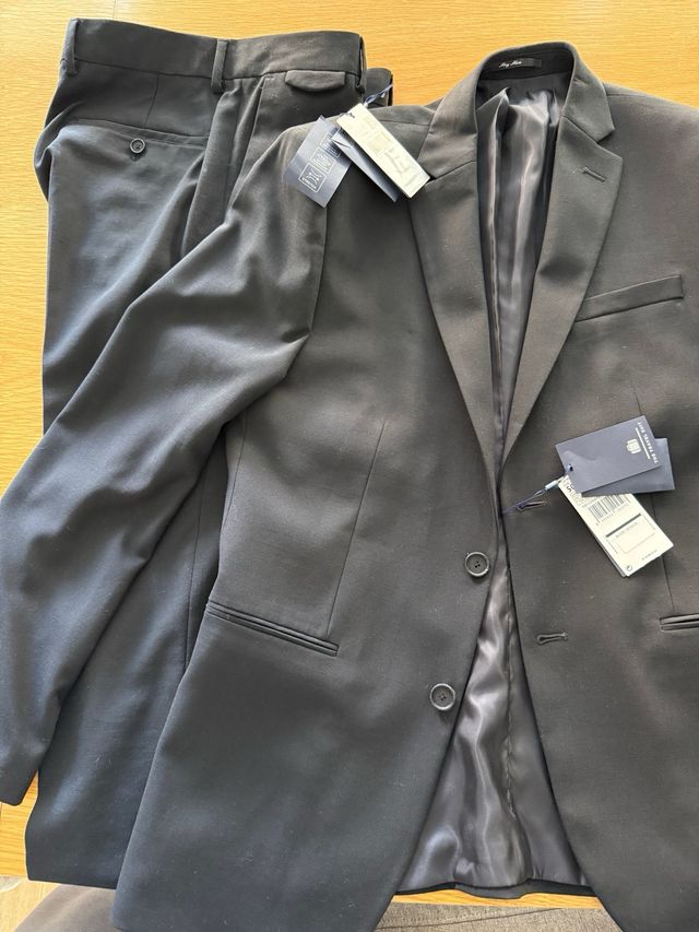 Traje negro Mango A ESTRENAR